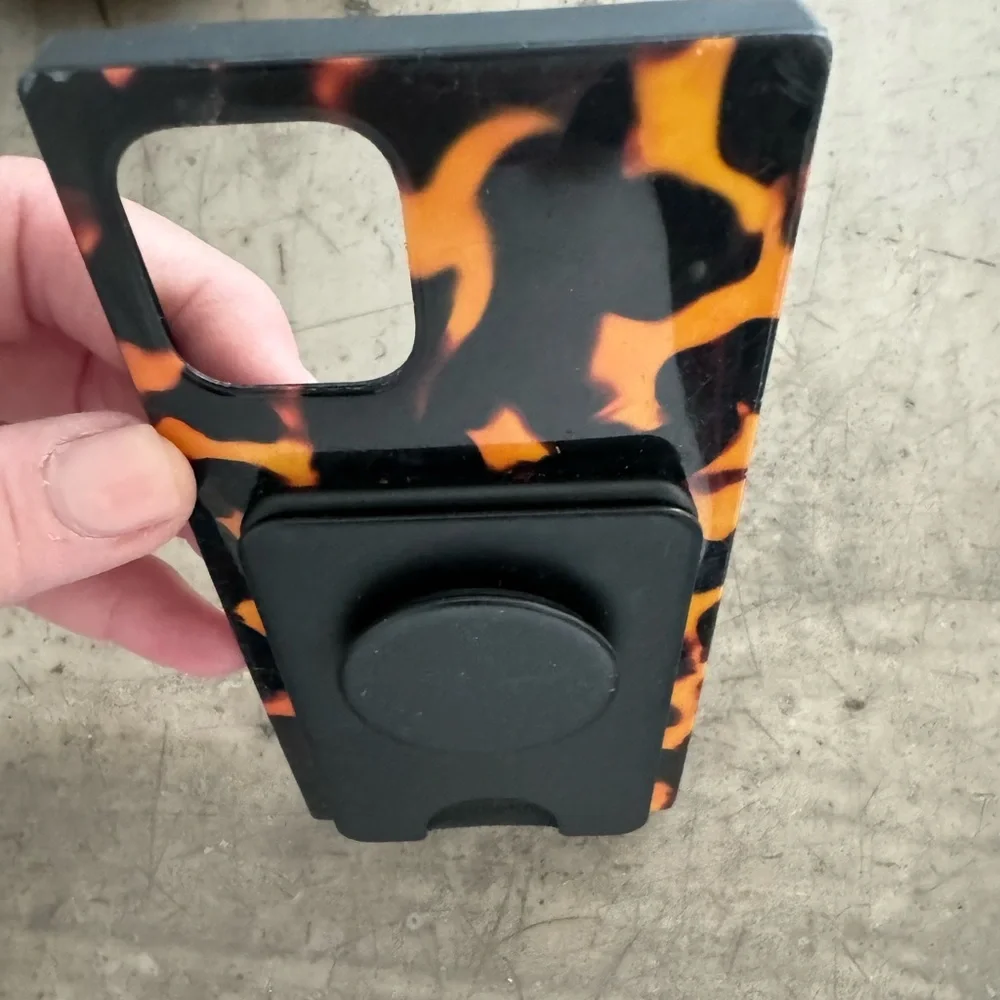 FLAUNT iPhone 11 Pro case with pop socket/attached wallet! CUTE & CONVENIENT🖤!